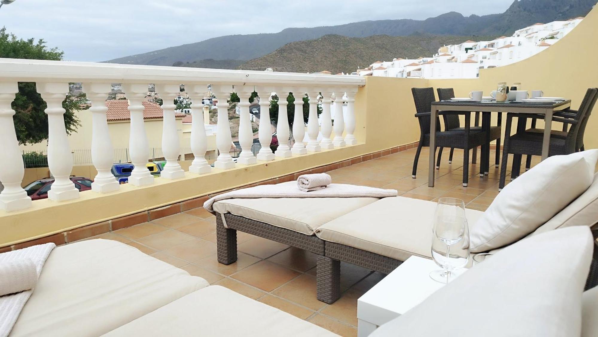 Charming & Sunny Apartment With Ocean View Адехе Екстериор снимка