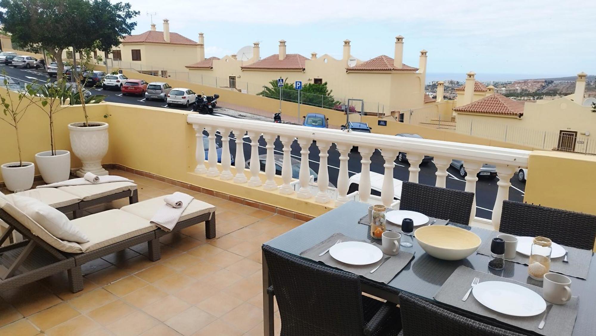 Charming & Sunny Apartment With Ocean View Адехе Екстериор снимка